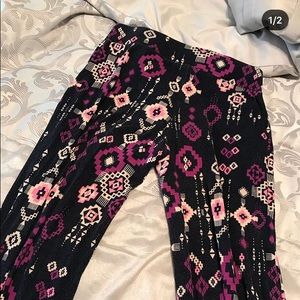 Flair stretchy pattern pants